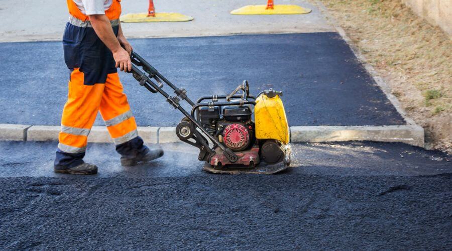 Professional gutter cleaning in Groveland, FL